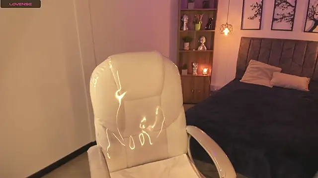 Snapshot of Abigaiil__ds chatting on 01-18-25, 08:19 Abigaiil ds online show from 01-18-25, 08:19