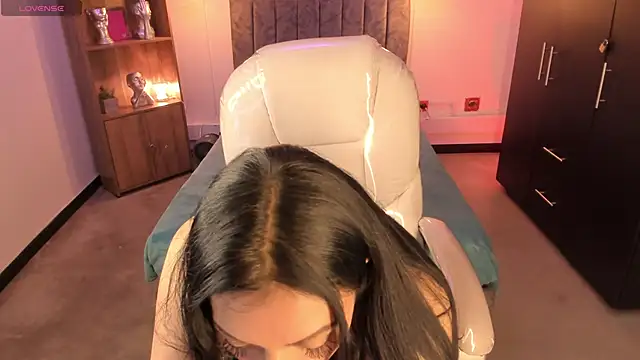 Snapshot of Abigaiil__ds chatting on 02-28-25, 08:28 Abigaiil ds online show from 02-28-25, 08:28