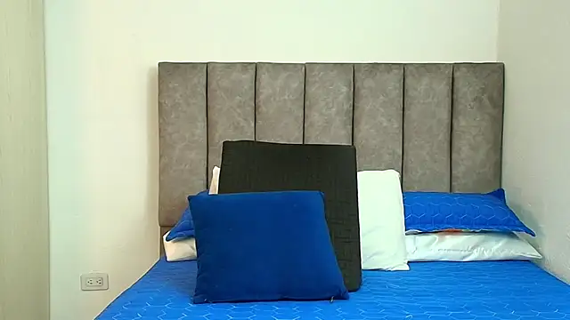 karina lewis  online show from 11-05-25, 03:50