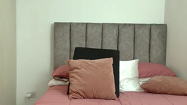 Snapshot of karina_lewis_ chatting on 05-23-26, 04:50 karina lewis online show from 05-23-26, 04:50