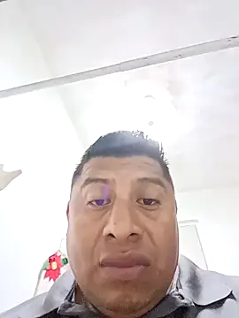 Snapshot of Riatatuil chatting on 10-08-25, 02:04 Riatatuil online show from 10-08-25, 02:04