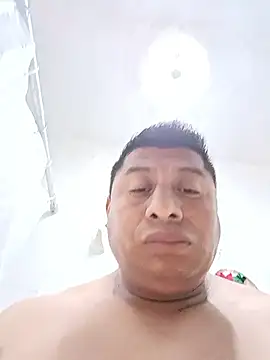 Snapshot of Riatatuil chatting on 10-15-25, 09:59 Riatatuil online show from 10-15-25, 09:59