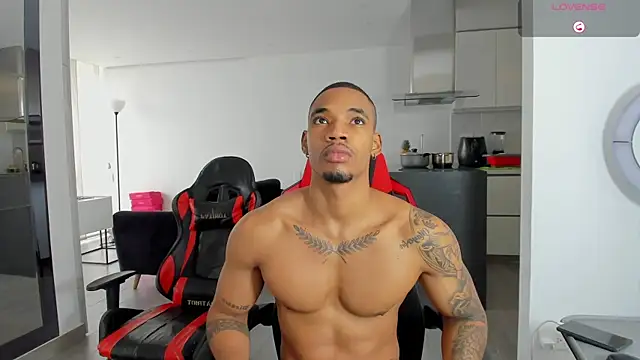 Snapshot of TROYWESLY- chatting on 05-05-26, 03:31 TROYWESLY- online show from 05-05-26, 03:31