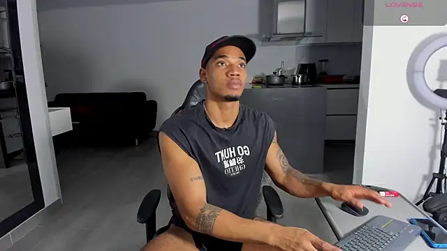 Snapshot of TROYWESLY- chatting on 05-28-26, 11:46 TROYWESLY- online show from 05-28-26, 11:46