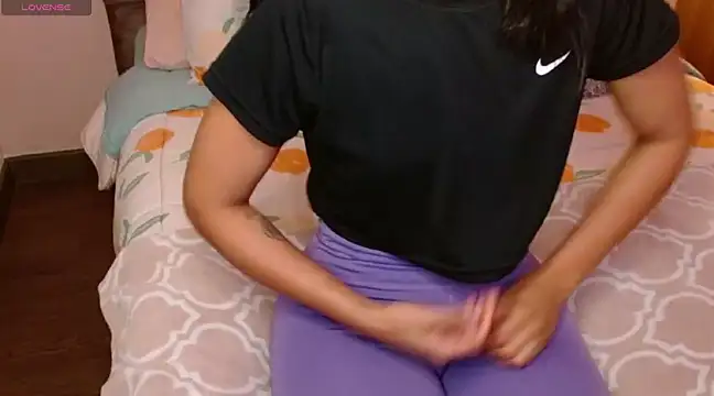 Snapshot of Roussmariehenao chatting on 01-30-25, 10:29 Roussmariehenao online show from 01-30-25, 10:29