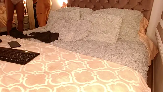 Snapshot of Roussmariehenao chatting on 10-07-25, 03:04 Roussmariehenao online show from 10-07-25, 03:04