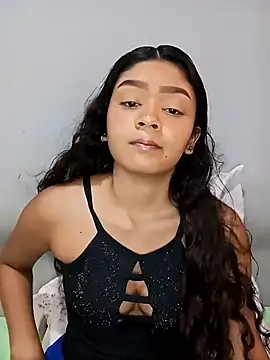 Snapshot of heleny901 chatting on 09-11-25, 10:32 heleny901 online show from 09-11-25, 10:32