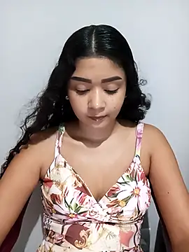 Snapshot of heleny901 chatting on 11-21-25, 08:40 heleny901 online show from 11-21-25, 08:40