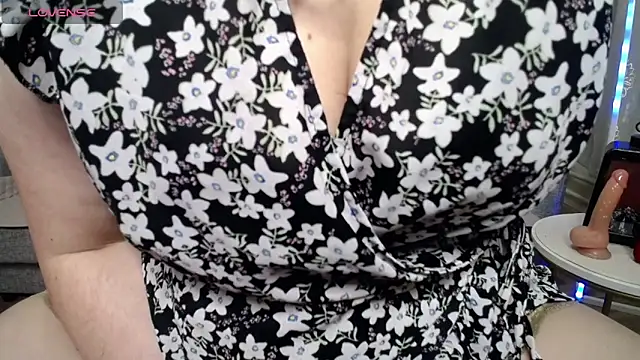 Snapshot of supersex_96 chatting on 03-15-25, 08:21 supersex 96 online show from 03-15-25, 08:21