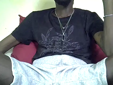 Delicious-D online show from 05-17-26, 06:44