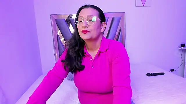 Victoria Red01 online show from 12-03-24, 01:43