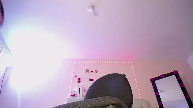 Victoria Red01 online show from 02-04-25, 05:12