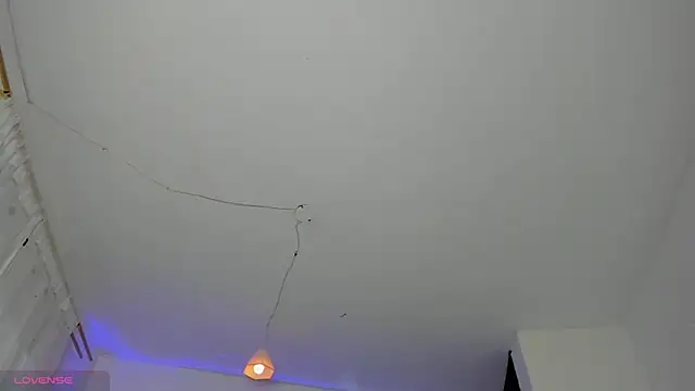 Snapshot of Scarlett_811 chatting on 04-15-26, 08:20 Scarlett 811 online show from 04-15-26, 08:20