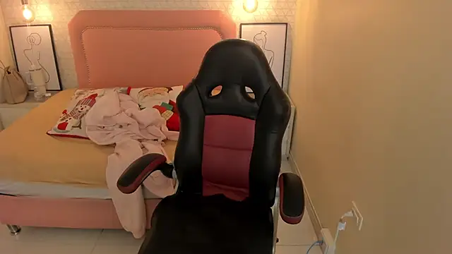 Kittytimberlake online show from 12-04-25, 12:36