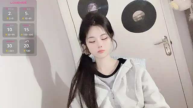 Qedgjwyz1 online show from 02-12-25, 03:51