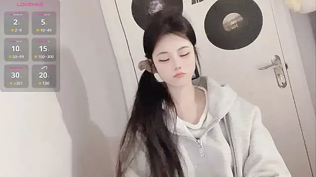 Qedgjwyz1 online show from 02-18-25, 12:04