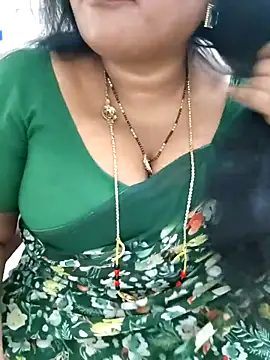 Snapshot of Swapna_143 chatting on 06-11-26, 04:49 Swapna 143 online show from 06-11-26, 04:49