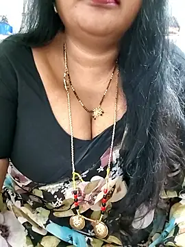 Snapshot of Swapna_143 chatting on 06-12-26, 04:55 Swapna 143 online show from 06-12-26, 04:55
