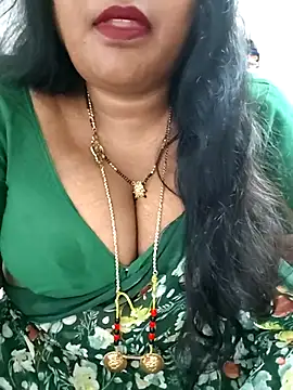 Snapshot of Swapna_143 chatting on 06-18-26, 05:08 Swapna 143 online show from 06-18-26, 05:08