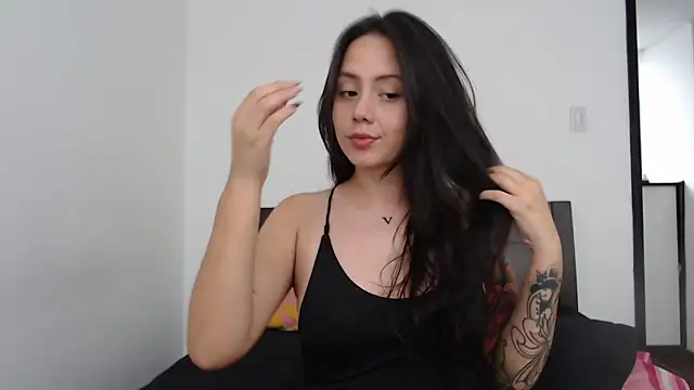 Snapshot of rebecca_collin chatting on 11-11-25, 04:07 rebecca collin online show from 11-11-25, 04:07