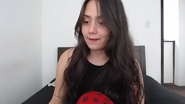 Snapshot of rebecca_collin chatting on 12-17-25, 08:37 rebecca collin online show from 12-17-25, 08:37