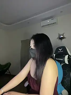 Snapshot of MiMi_0293 chatting on 05-11-26, 02:45 MiMi 0293 online show from 05-11-26, 02:45