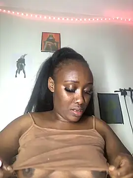 Snapshot of Lola_kims chatting on 10-10-25, 02:43 Lola kims online show from 10-10-25, 02:43