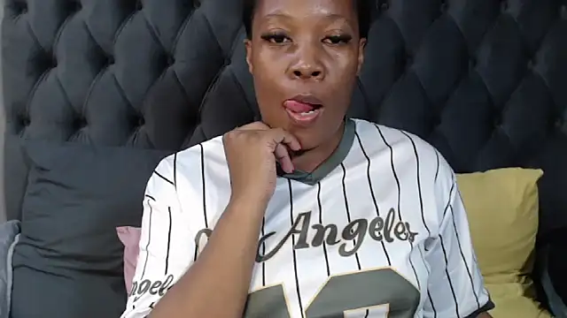 DIRTYTALKINQUEEN online show from 11-05-25, 08:20