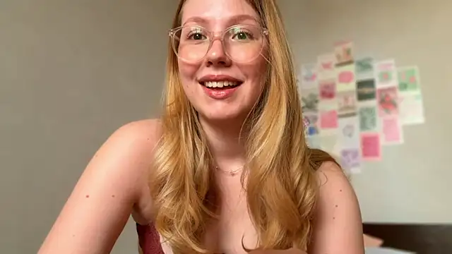Snapshot of HoneyAudrey chatting on 05-21-26, 02:29 HoneyAudrey online show from 05-21-26, 02:29