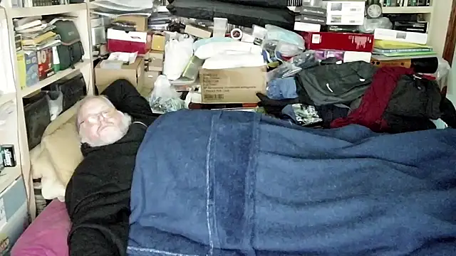 hadeszeuss2 online show from 12-19-24, 04:46