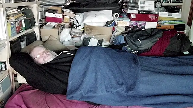 hadeszeuss2 online show from 12-20-24, 04:36