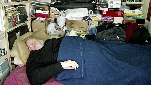 hadeszeuss2 online show from 12-20-24, 08:12