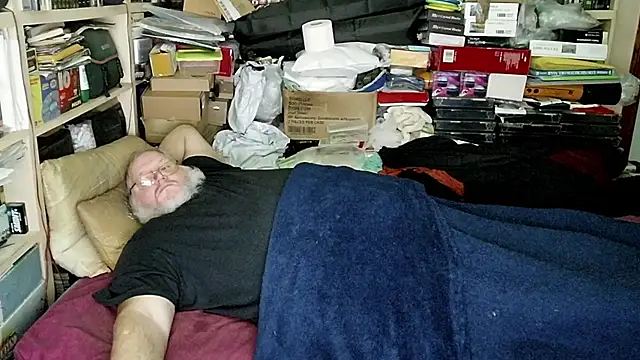 hadeszeuss2 online show from 01-03-25, 09:15