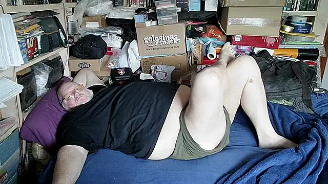 hadeszeuss2 online show from 03-23-26, 02:32