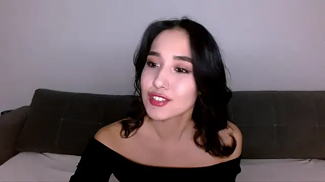 Snapshot of Li_noen chatting on 12-11-24, 01:37 Li noen online show from 12-11-24, 01:37