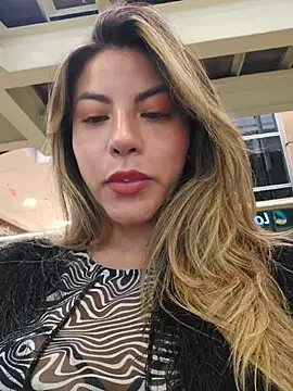 Karen San Miguel online show from 10-07-25, 06:27