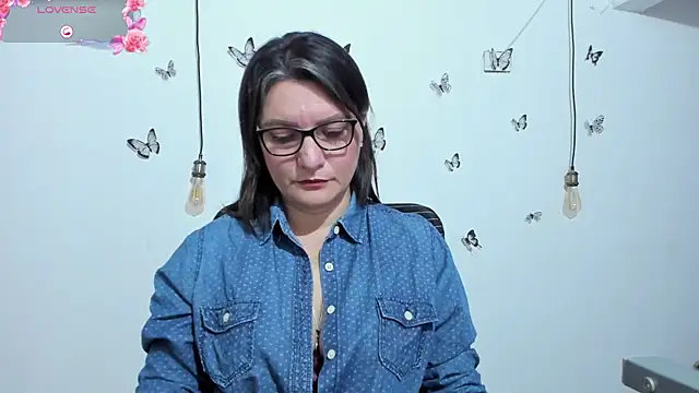 Amie Adams82  online show from 12-15-25, 03:38