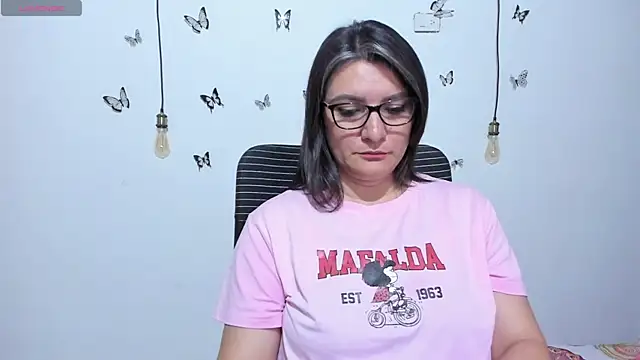 Amie Adams82  online show from 04-27-26, 02:37