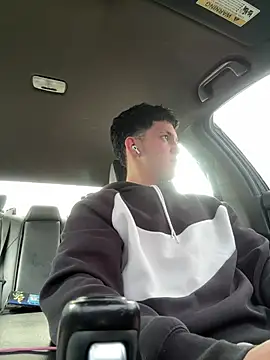 Esauhot online show from 02-14-25, 06:40