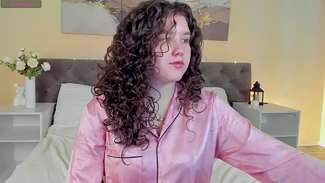 Ariella Sol online show from 04-21-26, 09:26