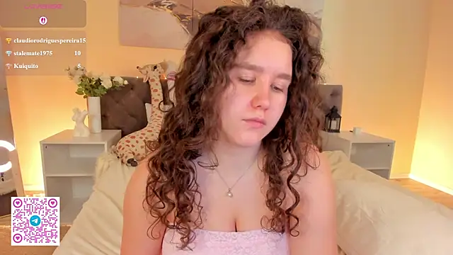 Snapshot of Ariella_Sol chatting on 06-05-26, 07:14 Ariella Sol online show from 06-05-26, 07:14