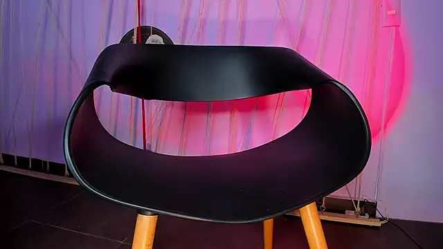 Snapshot of MrShaggy chatting on 02-06-25, 04:03 MrShaggy online show from 02-06-25, 04:03