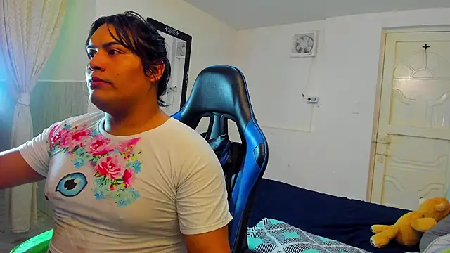 Margoth Montilla online show from 10-22-25, 04:13