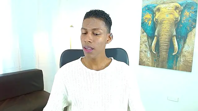 maiki18  online show from 11-28-25, 08:55