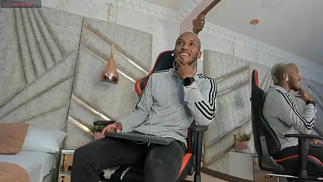 JamesParck online show from 02-07-25, 12:17