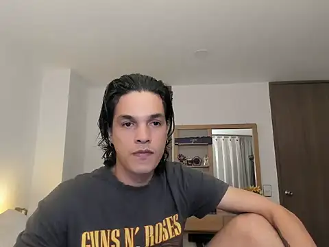 Snapshot of uglycoyote18 chatting on 04-25-26, 07:00 uglycoyote18 online show from 04-25-26, 07:00