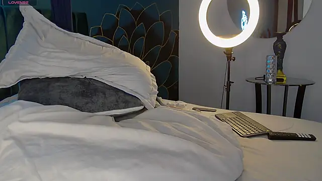 Snapshot of Adam_MillanFF chatting on 12-07-24, 10:06 Adam MillanFF online show from 12-07-24, 10:06