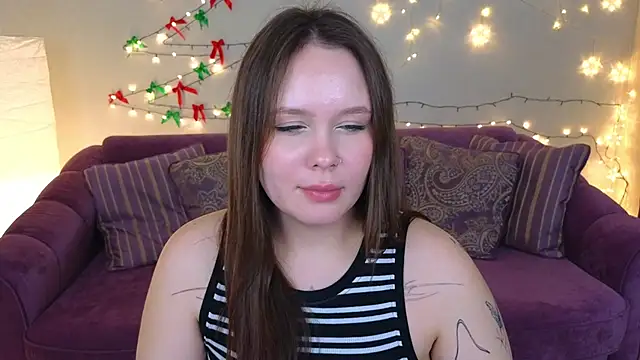 miki miki cutie  online show from 12-24-24, 11:00