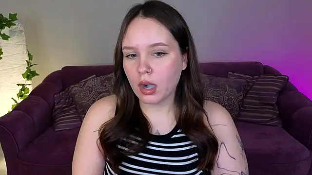 miki miki cutie  online show from 01-15-25, 04:54