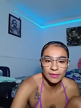 Snapshot of Leslly_ chatting on 06-10-26, 10:14 Leslly online show from 06-10-26, 10:14